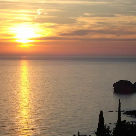 Pelagos Agios Gordios * Agios Gordios (Corfu)